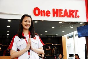 Hari Kartini, Wanita Servis Motor Dapat Hadiah