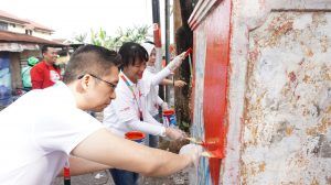 Astra Motor Sumsel Bersama Warga 14 Ulu Bersihkan Lingkungan