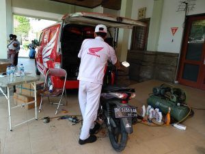 Apresiasi Di Hari Guru, Astra Motor Bali Berikan Service Gratis