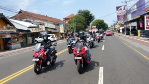 ADV Urban Exploride, Touring Sambil Berkegiatan Sosial