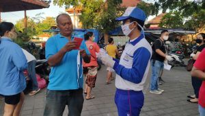 Sosialisasi “Cari Aman, Cari Sehat” Dengan Membagikan Masker