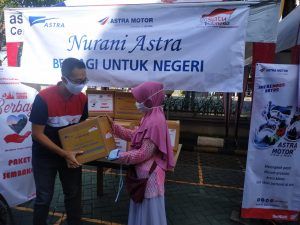 Astra Motor Bali bagikan 310 Paket Sembako Melalui Program Nurani Astra Berbagi Untuk Negeri