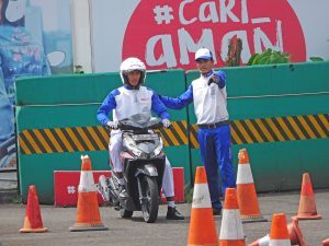 Tips Pengereman di Jalan Berpasir