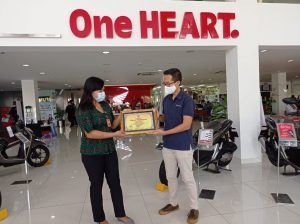 Astra Motor Bali Terima Penghargaan Apresiasi CSR 2020 dari Pemkot Denpasar