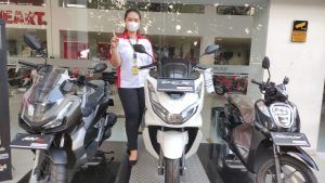 Honda PCX 160 Matic Besar Dengan Performa Mesin Baru Dan Fitur Cangguh Lebih Nyaman