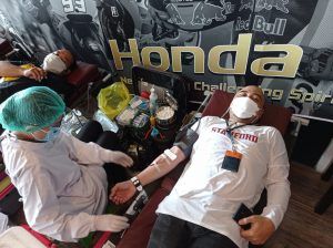 Gandeng PMI Astra Motor Bali Gelar Donor Darah Meriahkan Lebaran