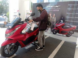 Tiga Ekspresi Elegan Untuk Honda PCX 160