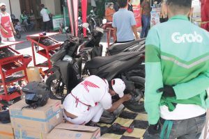 Pake Motor Honda, Driver Ojek Online Dapat Service Murah