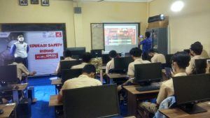 Astra Motor Bali Buka Edukasi #Cari_Aman, Selamat di Jalan Dengan Prokes Untuk SMK PGRI 1 Denpasar