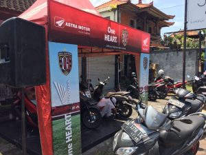Service Hemat Motor Honda Hadir di Gelaran Tradisi Omed-Omedan